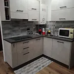 Petit Maison -